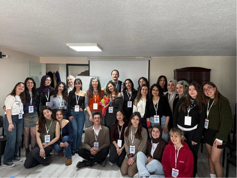 Toplum Gönüllüsü Gençler Anahtar Eğitimleri İle Güçleniyor