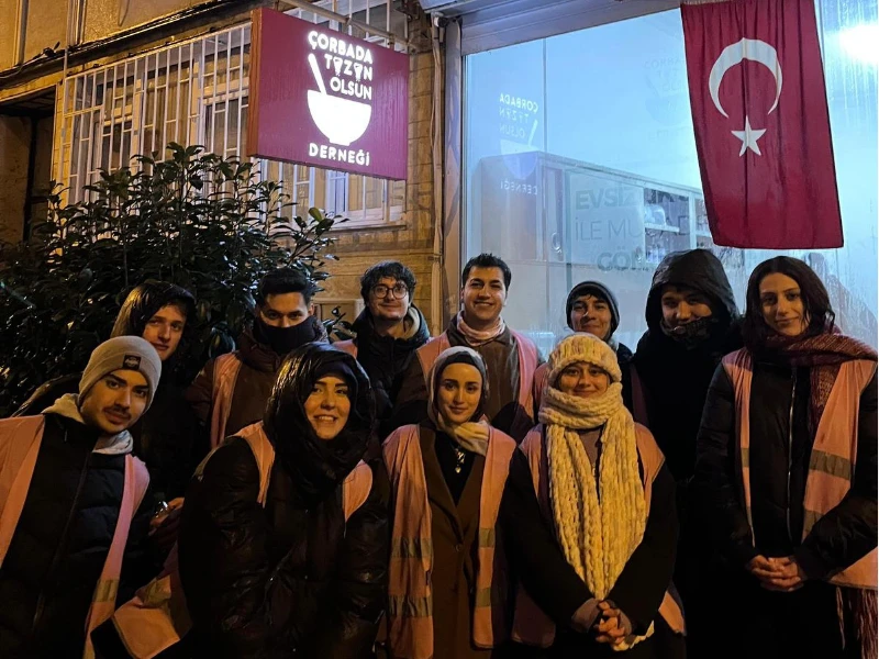 GENÇLER, DAYANIŞMAYA DESTEK İÇIN SAHADA!