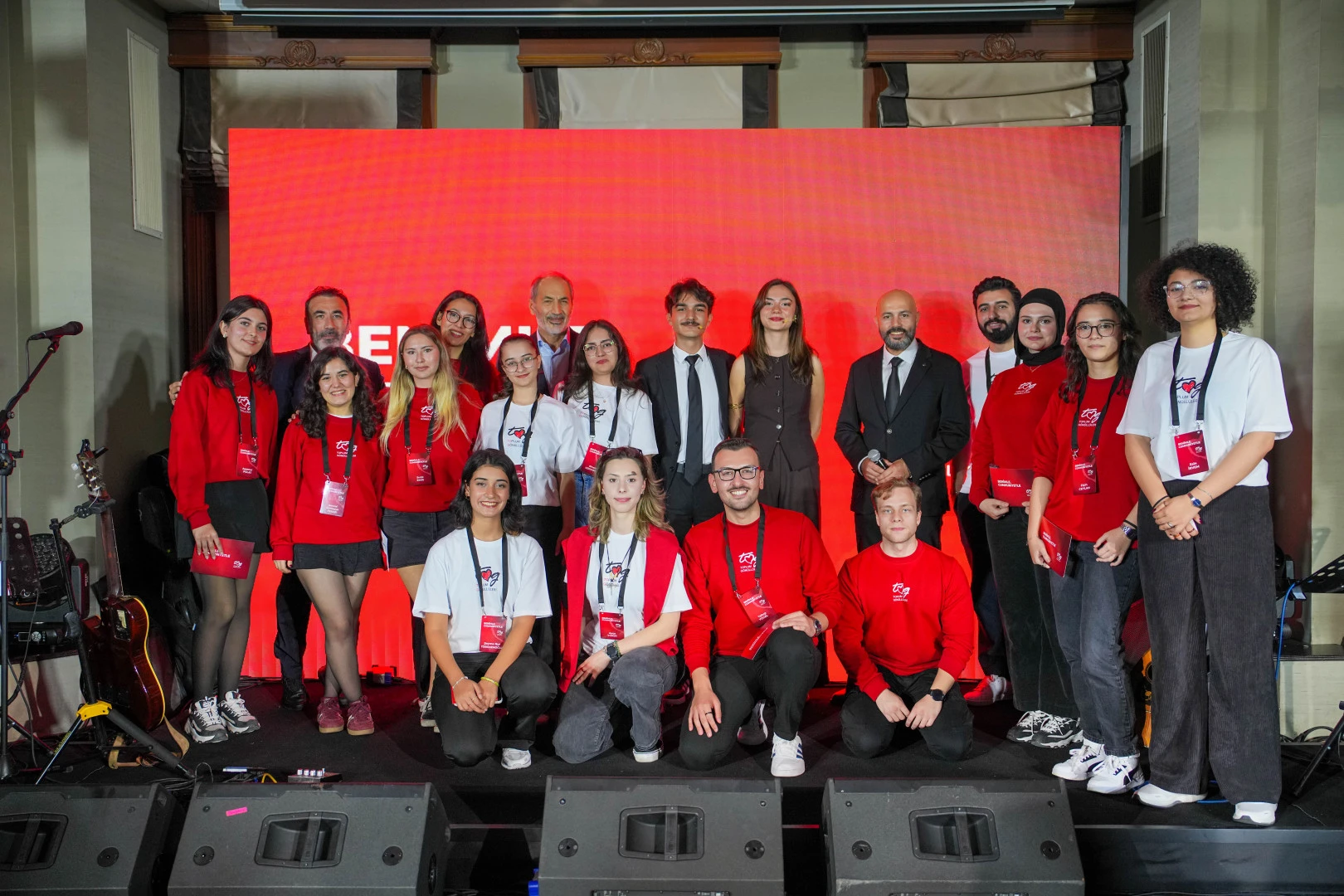 Toplum Gönüllüleri Vakfı gençleri “Benimle, Cumhuriyetle” projesini hayata geçiriyor Cumhuriyetin 102. yılında gençlerin 102 hayali gerçeğe dönüşecek