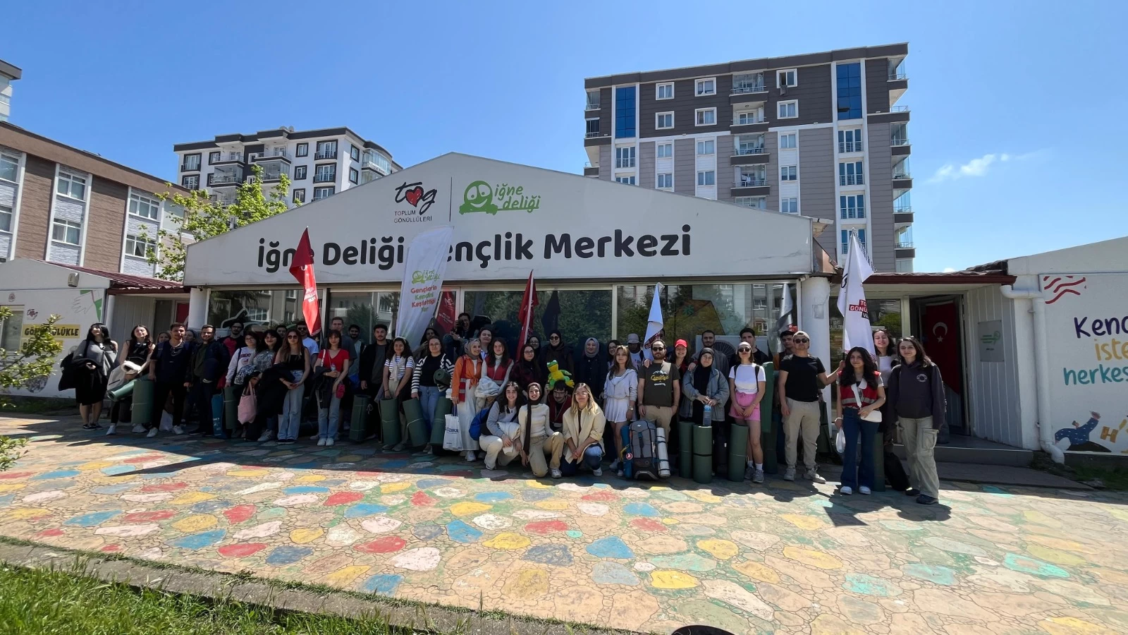 İğne Deliği Gençlik Merkezi
