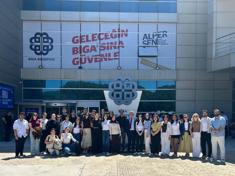 Toplum Gönüllüsü Gençlerden Engelsiz Dans Projesi