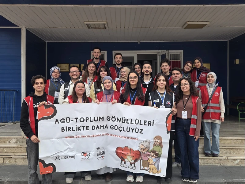 Toplum Gönüllüsü Gençler 100 Öğrenciyi Mühendislikle Buluşturdu