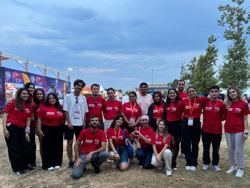 İSTANBUL FESTİVALİ’NDE GÖNÜLLÜLÜK RÜZGÂRI ESTİ!